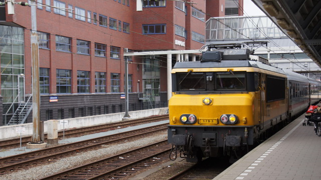 Airport train approaching Amersfoort