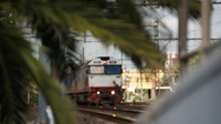 Maryvale passing through South Yarra Station