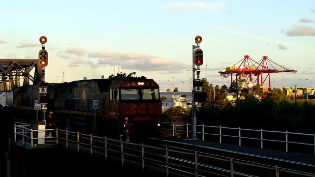 NR92 leading freight northbound 