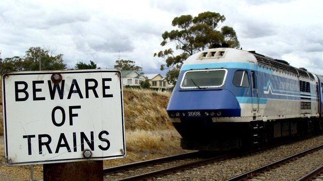 XPT leaves Gunning Station