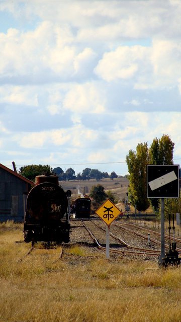3016 about to depart Bungendore