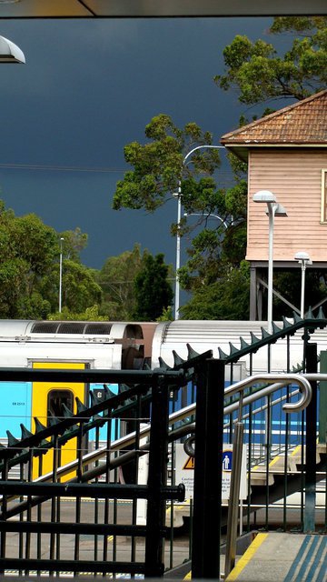Explorer pauses at Maitland as storm sets in