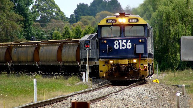 Grain exits Moss Vale triangle to Robertson