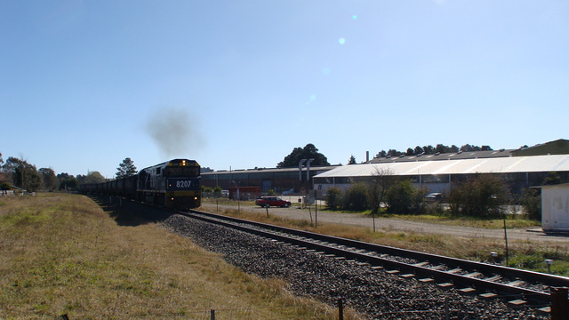 82s on push-pull coal to Unanderra