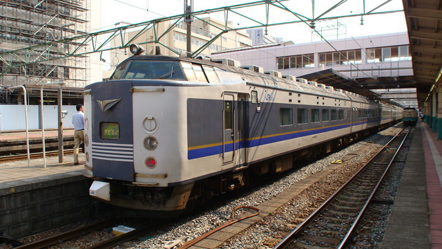 Kitaguni 583 Series at Niigata
