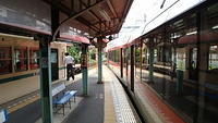 Kirara 900 paused at Demachiyanagi Station
