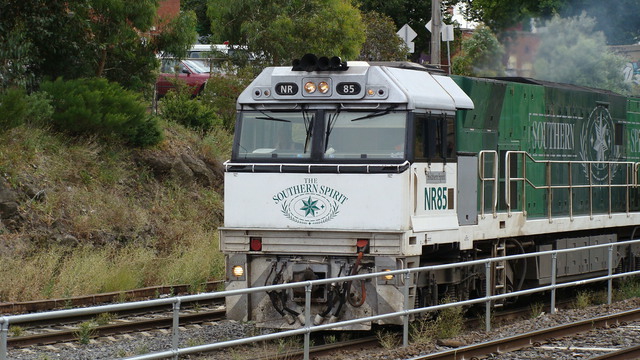 Southern Spirit approaching Middle Footscray