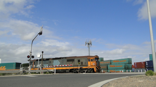 81 shunting containers