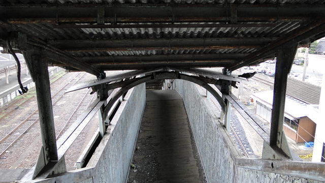 Staircase to Platform 3 at Tomida