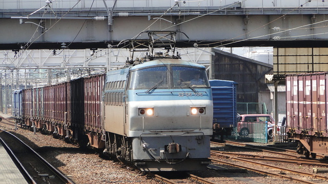 EF66 arriving at Yoshiwara