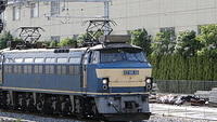 EF66 on freight passing Suita