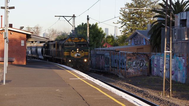 X49+X passing Middle Footscray