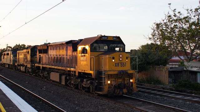 XR557+P+A past Middle Footscray