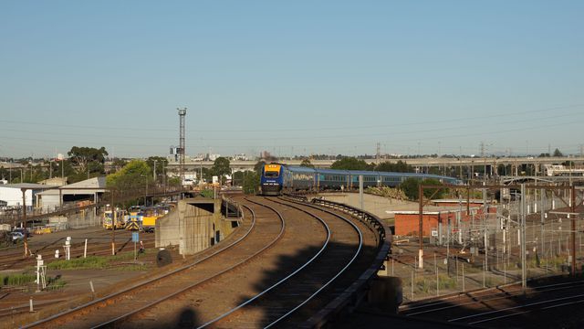 XPT arriving in Melbourne