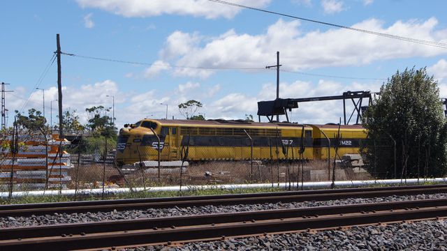 SSR S317 and GM22 at Anzac Sidings
